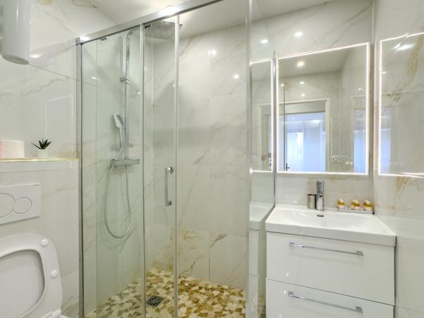 Courbevoie -Bécon-les-Bruyères – Grand 6 pièces