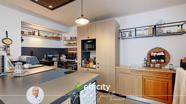 Appartement
         4 pièces
        - 85 m² 250 000 € *