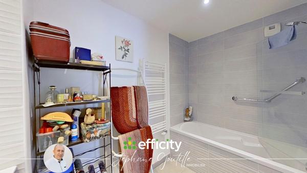 Appartement
         4 pièces
        - 85 m² 250 000 € *