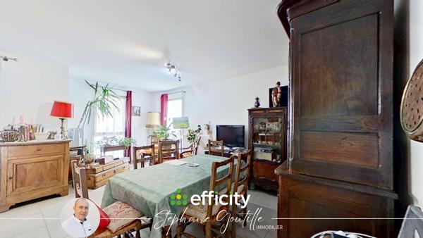 Appartement
         4 pièces
        - 85 m² 250 000 € *