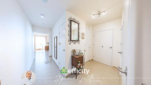 Appartement
         4 pièces
        - 85 m² 250 000 € *