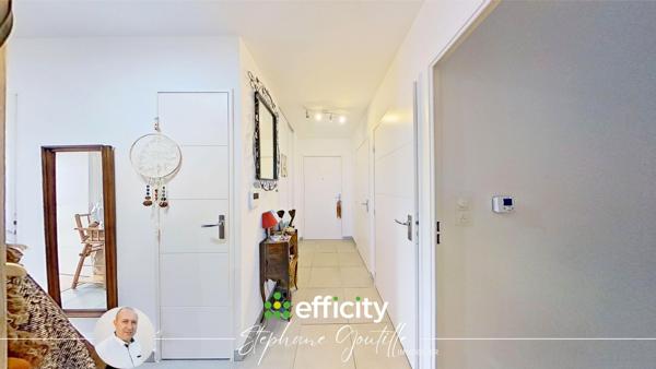 Appartement
         4 pièces
        - 85 m² 250 000 € *