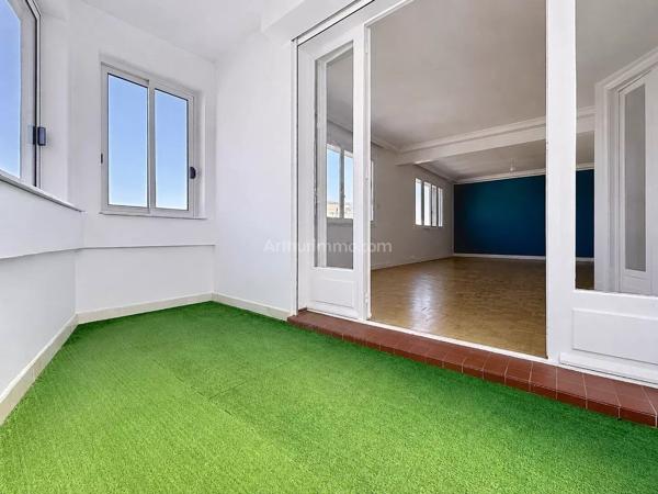 Vente                                                      Appartement
                        
                     5 pièces                      129 m2                     à Reims