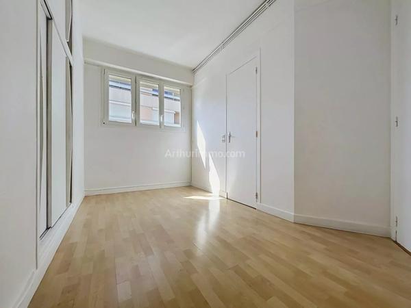 Vente                                                      Appartement
                        
                     5 pièces                      129 m2                     à Reims