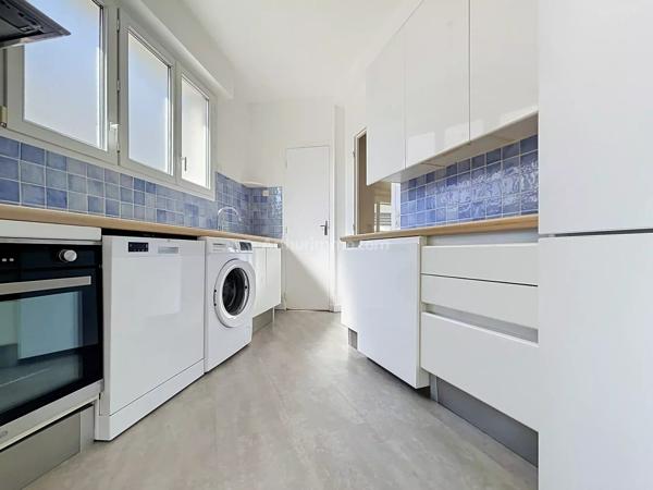 Vente                                                      Appartement
                        
                     5 pièces                      129 m2                     à Reims