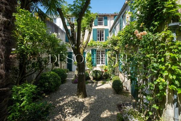 Vente confidentielle – Maison bourgeoise au cœur de La Rochelle