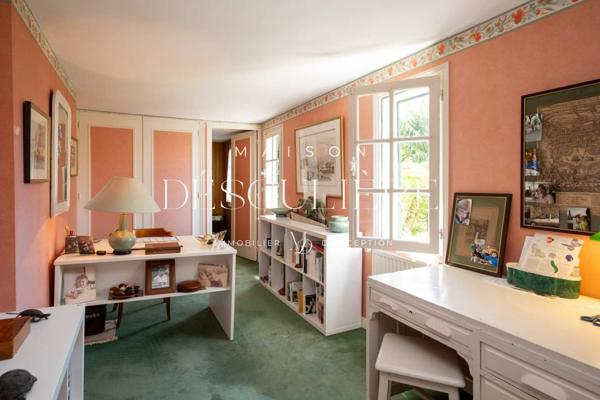 Vente confidentielle – Maison bourgeoise au cœur de La Rochelle