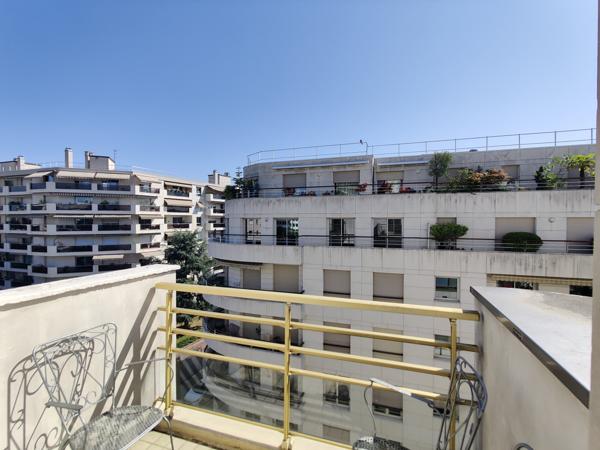 Appartement
         2 pièces
        - 60 m²