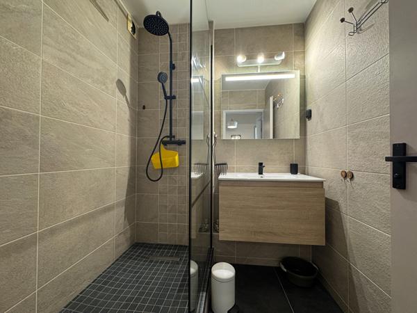 97400 SAINT DENIS A LOUER - Saint-Denis La Providence - Appartement T4 meublé avec 2 chambres donnant vue sur l'océan