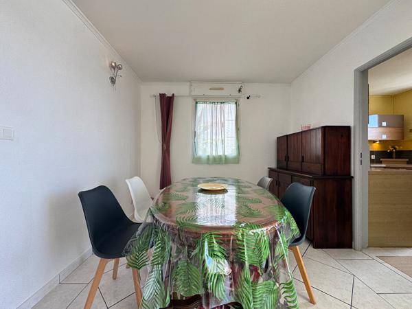 97400 SAINT DENIS A LOUER - Saint-Denis La Providence - Appartement T4 meublé avec 2 chambres donnant vue sur l'océan