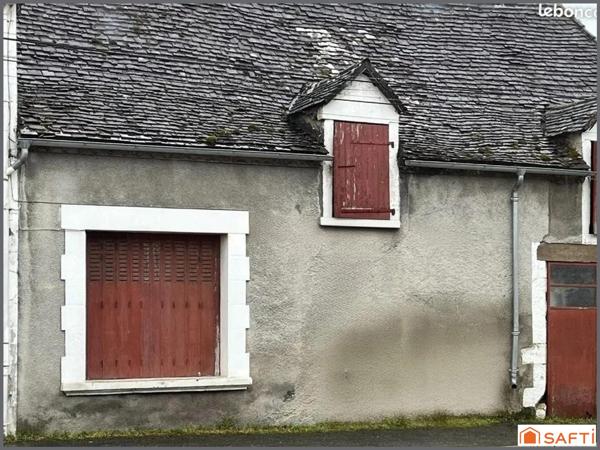 Maison à rénover entièrement, avec terrasse et jardin