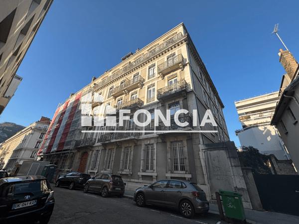 Location Appartement 2 pièces 47.53 m² - 9 rue Dominique Villars Grenoble 38000