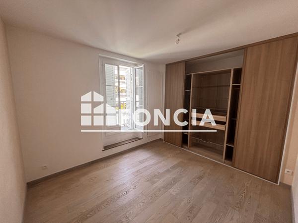 Location Appartement 2 pièces 47.53 m² - 9 rue Dominique Villars Grenoble 38000