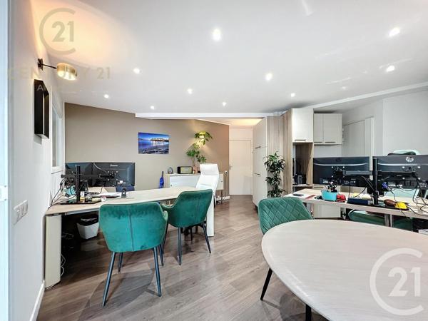 à vendre  57,66 m2 ANTIBES - 06