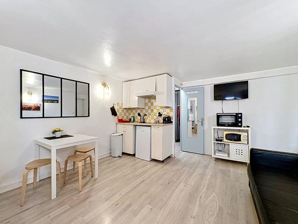 Appartement meublé 25 m² ? Intra-muros Avignon, proche Les Halles