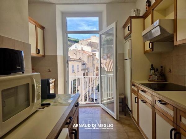 Appartement T4 au dernier étage du magnifique Palazzu Santini
