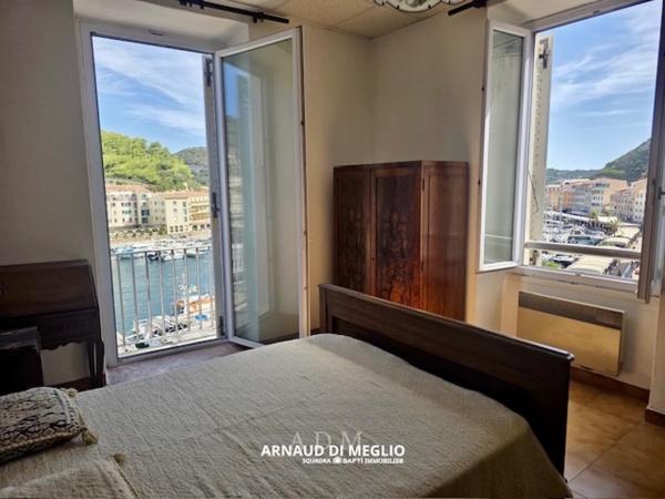 Appartement T4 au dernier étage du magnifique Palazzu Santini