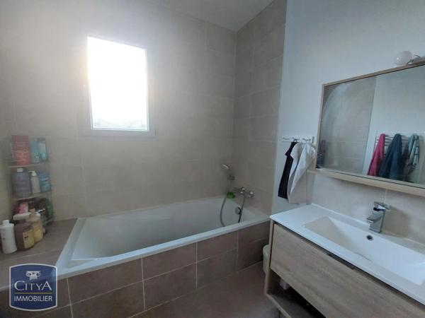 Maison à louer 4 pièces 89.59m² Clermont-l'Hérault (34800)