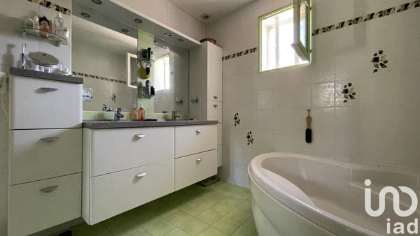 Maison à vendre 8 pièces 154 m² Jonquières-Saint-Vincent