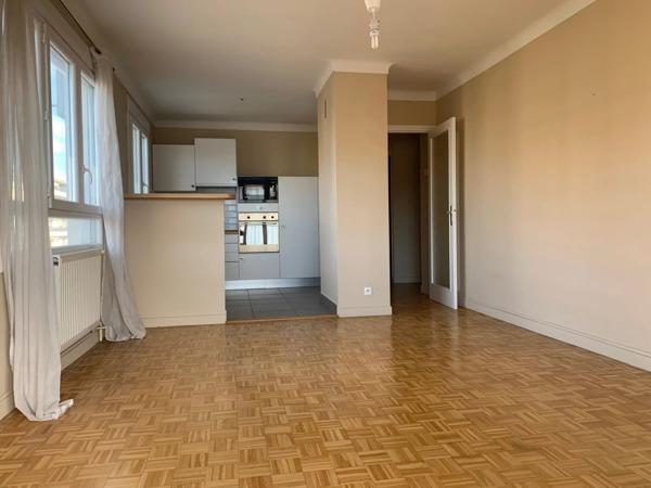 Location                                                      Appartement
                        
                     2 pièces                      51 m2                     à Perpignan