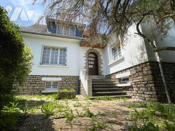 Maison à vendre à RIEC SUR BELON, dans le Finistère 

A 1,3 km d'une école primaire, à1,1 km ...