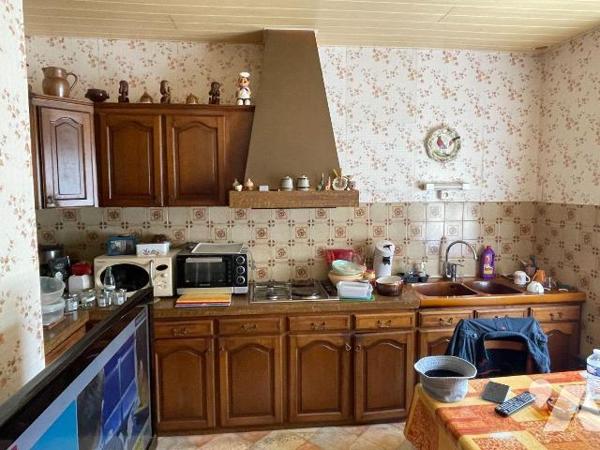 Maison à vendre à RIEC SUR BELON, dans le Finistère 

A 1,3 km d'une école primaire, à1,1 km ...