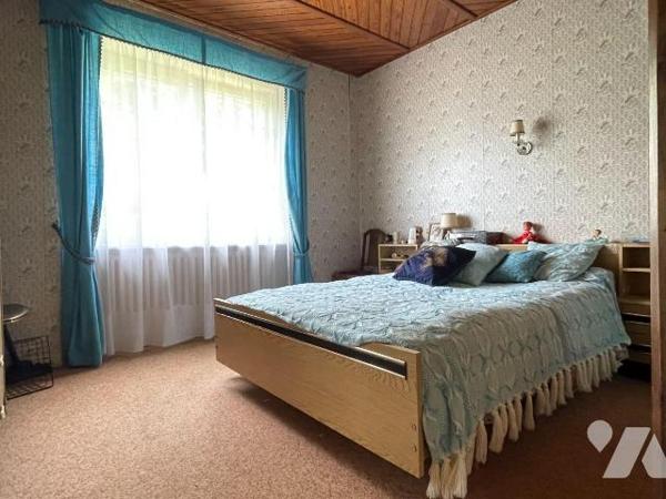 Maison à vendre à RIEC SUR BELON, dans le Finistère 

A 1,3 km d'une école primaire, à1,1 km ...