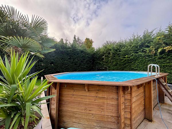 A vendre très belle maison de 210m² utiles sur un beau jardin de 883m² !