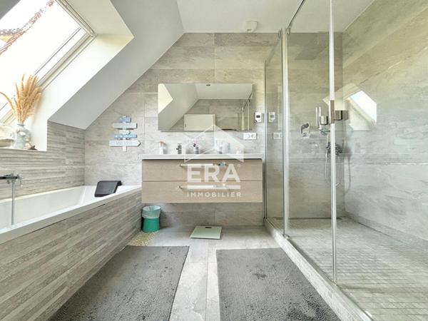 A vendre très belle maison de 210m² utiles sur un beau jardin de 883m² !