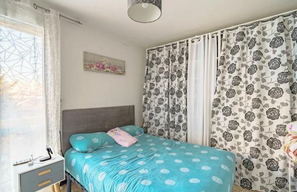 Appartement
         3 pièces
        - 60 m² Exclusivité 122 000 € *