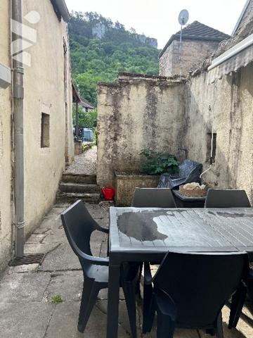 A SAISIR SUR POLIGNY - MAISON MITOYENNE AVEC TERRAIN