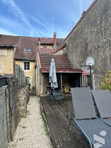 A SAISIR SUR POLIGNY - MAISON MITOYENNE AVEC TERRAIN