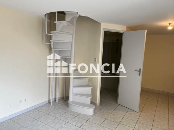 Location Appartement 3 pièces 43.91 m² - 7 PLACE DES MARRONNIERS Blesmes 02400