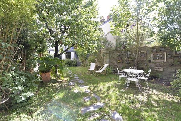 49100 ANGERS MAISON D'ARCHITECTE - 3CH - JARDIN - QUARTIER SAINT ANTOINE