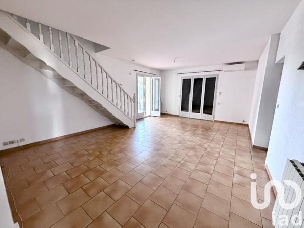 Location maison 5 pièces 122 m² Caissargues