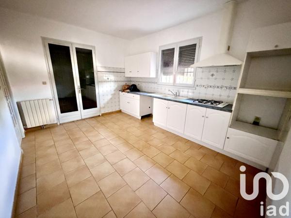 Location maison 5 pièces 122 m² Caissargues