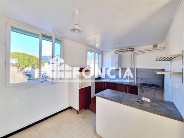 Location Appartement 4 pièces 64.72 m² - RUE DE LA CASSINE Toulon 83200