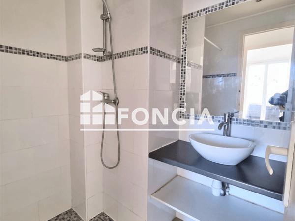 Location Appartement 4 pièces 64.72 m² - RUE DE LA CASSINE Toulon 83200
