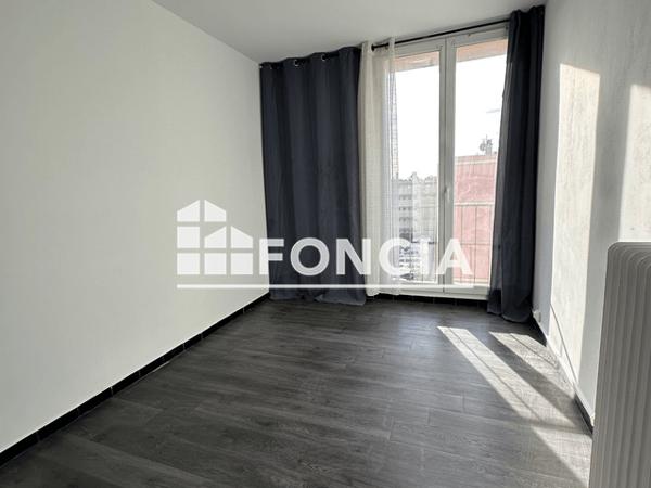 Location Appartement 4 pièces 64.72 m² - RUE DE LA CASSINE Toulon 83200