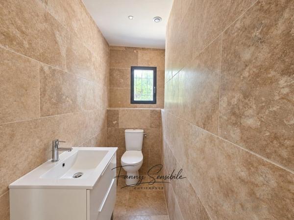 MAISON CONTEMPORAINE 140 M² – 4 CHAMBRES – PISCINE – TERRAIN 2 000 M² – GRAND GARAGE