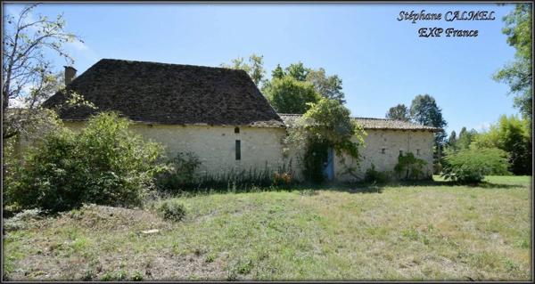 Maison de charme avec piscine à Saint-Nexans, France