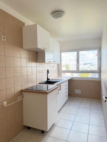Grand 3 pièces lumineux 72.17m² avec balcon 1790€ CC - RER A -St Maur Créteil