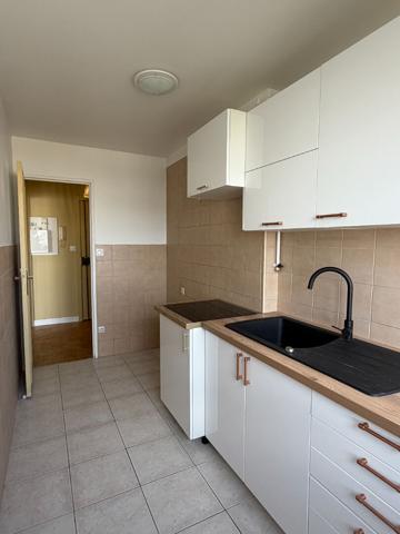 Grand 3 pièces lumineux 72.17m² avec balcon 1790€ CC - RER A -St Maur Créteil