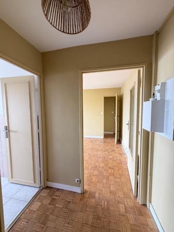 Grand 3 pièces lumineux 72.17m² avec balcon 1790€ CC - RER A -St Maur Créteil