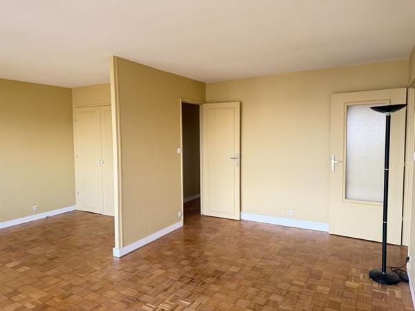 Grand 3 pièces lumineux 72.17m² avec balcon 1790€ CC - RER A -St Maur Créteil