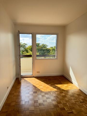 Grand 3 pièces lumineux 72.17m² avec balcon 1790€ CC - RER A -St Maur Créteil