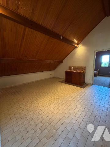 Située sur les hauteurs de Culoz, la maison bénéficie d'un environnement calme et verdoyant, au...