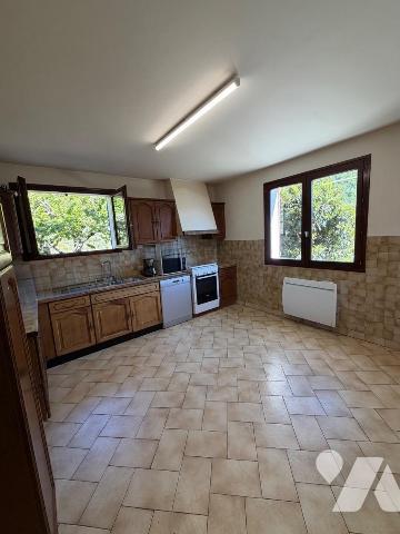 Située sur les hauteurs de Culoz, la maison bénéficie d'un environnement calme et verdoyant, au...
