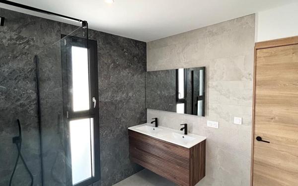 Maison à vendre    5 pièces • 175 m2 Balaruc-les-Bains