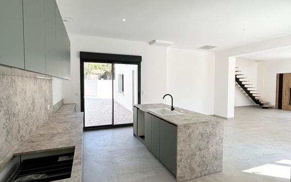 Maison à vendre    5 pièces • 175 m2 Balaruc-les-Bains